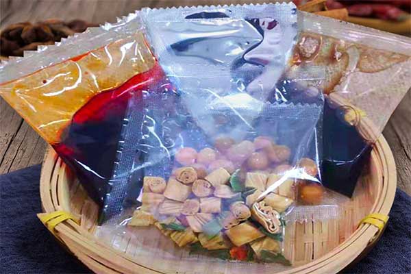 芝麻醬包、番茄醬包、骨湯料包可采用高湯醬料包裝機(jī)